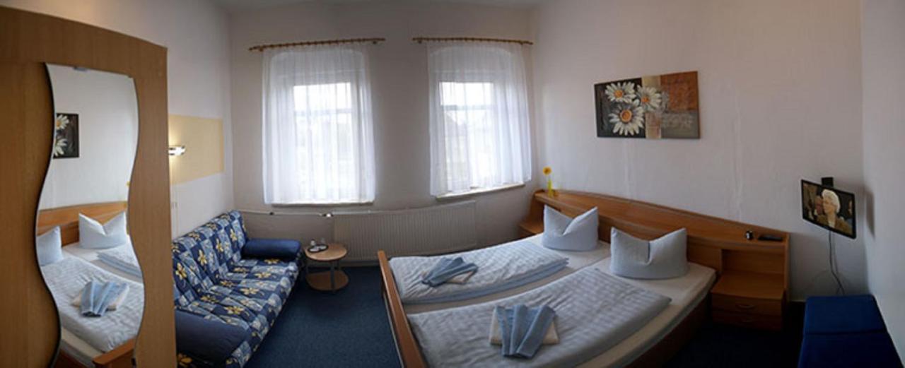 Pension & Gasthof Erbgericht Hoehenlage 850M Маріенберґ Екстер'єр фото